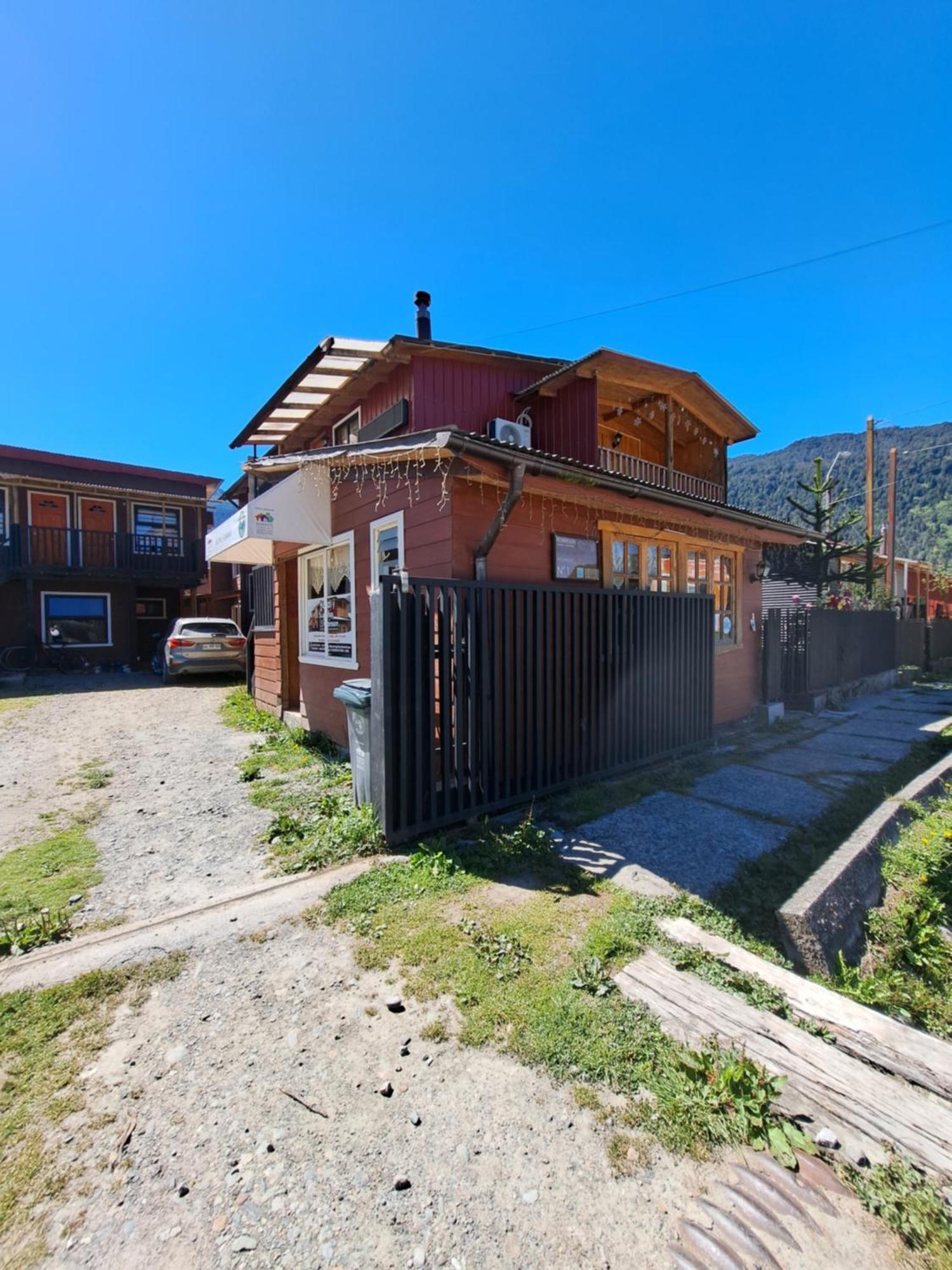 Hostal Robinson Puerto Puyuguapi Εξωτερικό φωτογραφία