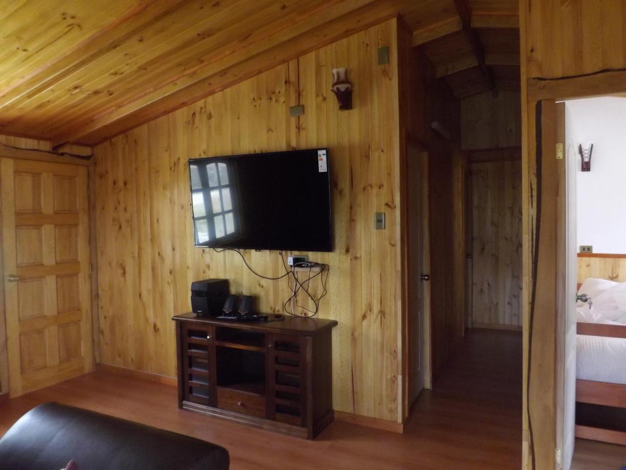 Hostal Robinson Puerto Puyuguapi Εξωτερικό φωτογραφία