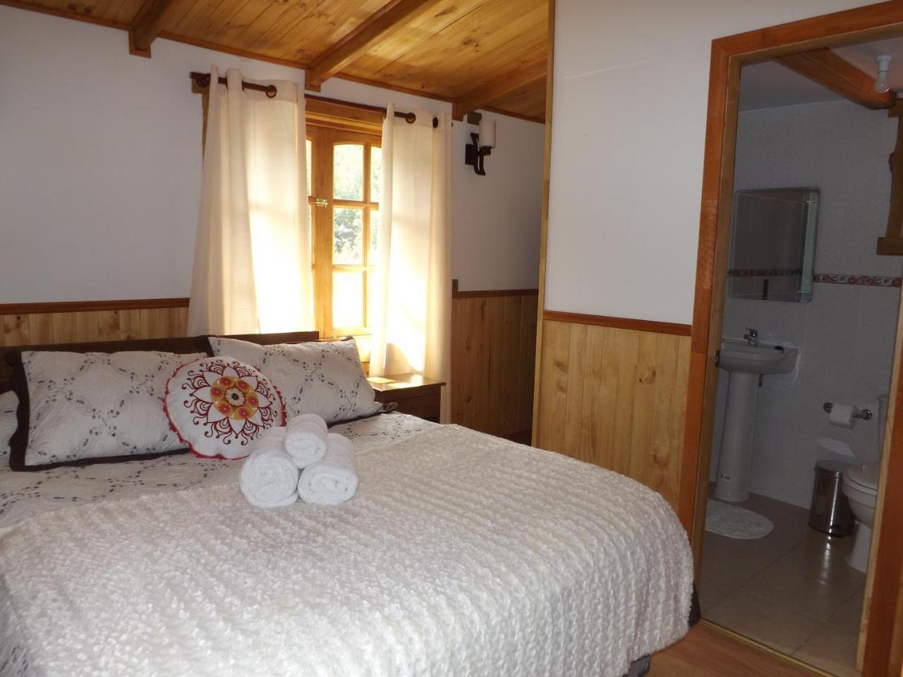 Hostal Robinson Puerto Puyuguapi Εξωτερικό φωτογραφία